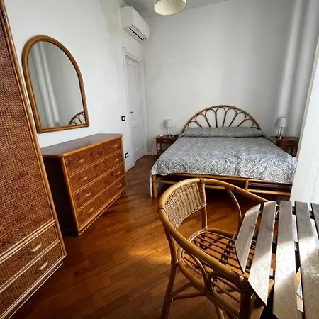 A Casa Del Conte Гостевой дом Палермо